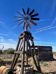 Goldfield was founded in 1893 during Arizona's gold rush ⛏️ ￼ • At its  peak, it had up to 4,000 people and 3 saloons 🤠 ￼ • The town went  completely ghost