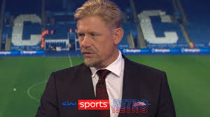 See more ideas about peter schmeichel, manchester united, goalkeeper. Leave Football To Football Peter Schmeichel On His Relationship With Kasper Youtube