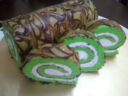 1 cawan serbuk coklat 1 cawan gula 1 cawan minyak masak (boleh ganti dengan buttercup) 1 1/2 cawan tepung gandum 1 tin susu cair 1 1/2 sudu kecil soda bikabonat 1 1/2 sudu. Resepi Kek Gulung Pandan Sukatan Cawan Resepikek Camored Com