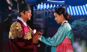 Get a scene by scene breakdown of what happens throughout bertie's father, king george v, passes away and leaves the throne to bertie's irresponsible brother in the movie's final scene, logue steps into a broadcasting room with bertie and helps him get through. Dong Yi Korean Drama Review