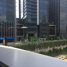 Kuala lumpur — a pedestrian bridge under construction in kuala lumpur collapsed on wednesday (nov 30) afternoon, injuring five. Photos At Kl Eco City The Gardens Link Bridge Kuala Lumpur Kl