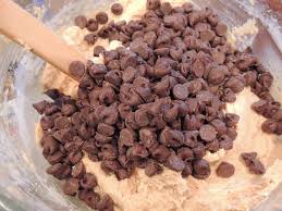 Trisha yearwood's family meal survival guide. Garth Brooks Trisha Yearwood And Peanut Butter Chocolate Chip Cookies The Mrs With The Dishes