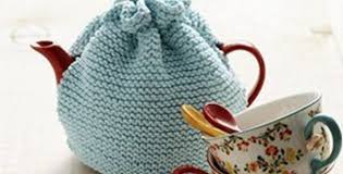 Knit a plant cozy (free pattern). Beginner Garter Stitch Knitted Tea Cozy Free Knitting Pattern