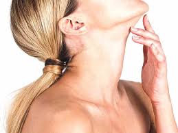 Look for beneficial moisturizer ingredients for acne treatment, including ceramides, hyaluronic acid, and salicylic acid. How To Treat A Pimple On Your Neck