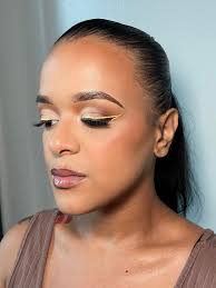 Who loves free makeup?💯 ✨Get some Maskcara swag and be the next party  hostess! ✨✨For a limited time, if you schedule a party with me you will  receive a free compact! ✨✨✨AND