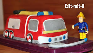 Feuerwehr Torte Und Cupcakes Kinder Geburtstagskuchen Feuerwehr Torte Kinderfest