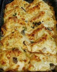 Prendete un pentolino e fate fondere il burro santa lucia, quindi spegnete la fiamma e lasciatelo raffreddare. Crepes Funghi Cotto E Besciamella Col Bimby Ricette Bimby Tm31 Tm5 Ricetta Crepes Ricette Besciamella