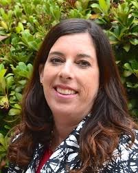 Kelly Batten's Instagram, Twitter & Facebook