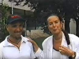 Alex baroni ebbe il fatale incidente sulla circonvallazione clodia a roma, dove il cantante investito al funerale dell'artista parteciparono molti vip, come fiorello e simona ventura, poi baroni venne. Alex Baroni La Mamma Morta Di Coronavirus Corriere It