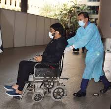 Prince harry and meghan markle's wedding has been overshadowed by her father's reported decision not to attend, but another relation is emerging as a player in the royal drama. Photos Of Celebrities At Airport Pics Photos Of Celebrities At Airport Photos Photos Of Celebrities At Airport Portfolio Pics Photos Of Celebrities At Airport Personal Photos Etimes Photogallery