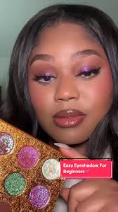 Replying to @Mariyah Richardson #eyeshadowforbeginners #eyeshadowtutorial  #fyp #makeupforbeginners #easyeyeshadowtutorial #tiktokmademebuyit  #glittereyeshadowpalette #adriananicholecosmetics ...