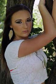 Brianna Russell's Instagram, Twitter & Facebook