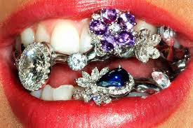 Shop for all your bbq needs with woodland direct, the experts in fire. Million Dollar Teeth Grill Worn By Katy Perry Is Confirmed As Most Valuable Ever Guinness World Records