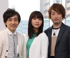 空は青いという奴は空をみていない sora ha aoi to iu yatu ha sora wo miteinai тот, кто говорит, что небо синее. ã„ãã‚‚ã®ãŒã‹ã‚Šã® å·¦ã‹ã‚‰ æ°´é‡Žè‰¯æ¨¹ å‰å²¡è–æµ å±±ä¸‹ç©‚å°Š ï¼'ï¼–å¹´æ'®å½± ã‚¹ãƒãƒ‹ãƒ Sponichi Annex èŠ¸èƒ½