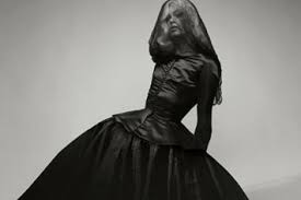 Gary and carl have decided to get married at the caesar's palace in las vegas and both of them will be saying i do dressed head to toe in drag.catch say yes. The Best High Fashion Inspired Runway Looks To Ever Hit Drag Race Dazed