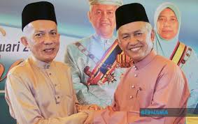 Menunjukkan cara adat dilaksnakan di johol negeri sembilan, sila like dan subscribe. Bernama Undang Luak Johol Berazam Buat Perubahan Pada Luak Johol