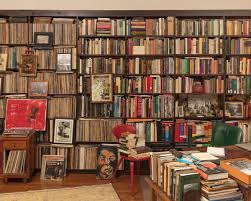 Meet The Private Librarian Behind The Bookshelves Of 1970 S Upper East Side Bookshelves Book Collectors Cool Bookshelves