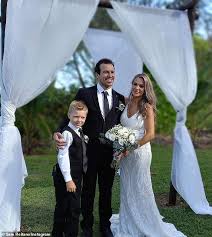 Liam neeson, ed harris, joel kinnaman, vincent d'onofrio Farmer Wants A Wife Star Sam Reitano Marries His Pregnant Partner Katelen Cunningham Broread Com