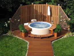 58 Atemberaubende Garten Whirlpool Deck Design Ideen Whirlpool Design Ideen Deck Des 58 Atember Jacuzzi Garten Whirlpool Garten Sichtschutz Garten