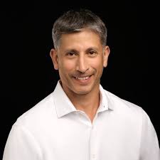 Aaron Colon's Instagram, Twitter & Facebook