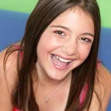 Alexa Nikolas as Nicole Bristow