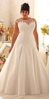 Looking for the perfect short wedding dress in plus sizes? 40 Elegant Plus Size Wedding Dresses That Make You Proud Of Your Curves Plus Wedding Dresses Wedding Dresses Perfect Wedding Dress