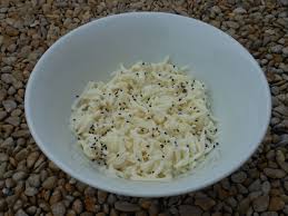 Salade De Radis Noir Et Pomme A La Creme Et Aux Graines De Sesame Noir Recette Salade De Radis Noir Salade Radis Radis Noir
