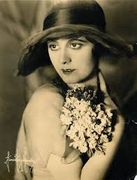 Frankie Heath's Instagram, Twitter & Facebook