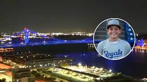 Ben Franklin Bridge lights up blue in honor of Xavier Taylor, 12-year-old  baseball player critically injured before game - 6abc Philadelphia