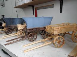 At Arabasi Modern Design In 2020 Rustic Wood Projects Wooden Wagon Wooden Wheelbarrow