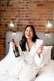 See more about birthday, balloons and party. Hotel Photo Shoot Ideas 8 Poses You Can Try Emma S Edition