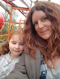 Sara Baines's Instagram, Twitter & Facebook