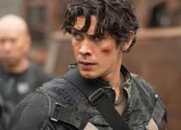 Irgendeine Liebe für Bob Morley als Az? : r/ACOTARHulu