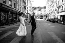 Costume, chemise, jupe, manteau, accessoires. Salons Du Mariage Capiany Tenue De Marie Sur Mesure 06 19 28 78 27