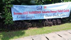 Budi membeli buku di toko sinar cahaya. Profil Ormas Forum Pemuda Betawi 2000 Pembuat Spanduk Kalau Tidak Betah Tinggalkan Jakarta Tribunnews Com Mobile