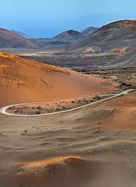 Door het landschap te bestrooien met lavazand wordt de vochtigheid van de omgeving opgevangen. Canarische Eilanden Welke Passen Het Beste Bij Jou De Vakantiediscounter