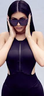 Explore and share thousands of cool wallpapers on dodowallpaper. Kylie Jenner Iphone Wallpapers Top Free Kylie Jenner Iphone Backgrounds Wallpaperaccess