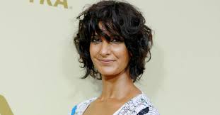 Maitreyi ramakrishnanpoorna jagannathanricha moorjaniranjita chakravertyjohn mcenroeramona younglee rodriguezmegan surijaren lewisondarren barnetchristina kartchnercommonadam shapironiecy nashsendhil. The Never Have I Ever Cast Age Differences On The Show Vs Real Life