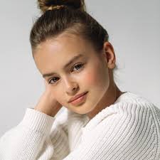 Elena Elis en Apple Music