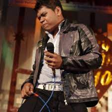 Bukannya aku utk meramal juga dirimu pastikan hari mendatang. Stream Mungkin Langitmu Lebih Biru Cover Fadley Wahab By Fadley Starscream Listen Online For Free On Soundcloud