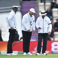 Play on day 1 call off due to rain, wet outfield. Xn 1rutwnkoatm