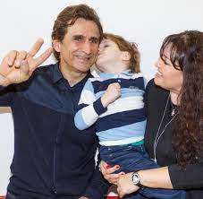 Er kämpft sich erst zurück ins leben und dann in den rennsport. Alex Zanardi Das Sagen Die Arzte Jetzt Zu Seinem Gesundheitszustand Welt