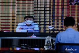 Ông bỉnh cho biết giáo phái truyền giáo phục hưng hoạt động trong không gian chật hẹp với số lượng thành viên đông. Vghwby2zy8epcm