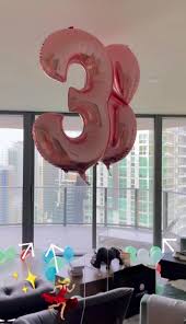 El arribo de giuliana sotela al espacio televisivo de chv también marcará su encuentro con maría eugenia kenita larraín, la segunda esposa del chino. Giuliana Sotela Celebra Sus 38 Anos Con Bikinazo En El Mar