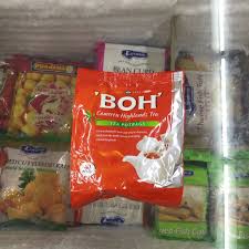 Bungkusan teh jenama boh hasil penanaman di ladang teh tersebut. Teh Boh 40 Uncang 80g Hajah Fatimah Frozen