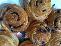 Una coccola per tutta la famiglia per iniziare la giornata. Ricetta Girelle Di Pan Brioche Con Scorzette E Gocce Di Cio Dolcidee