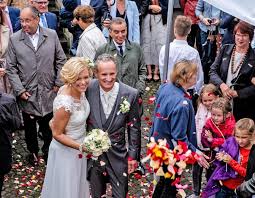 Julia Klockner Heiratet Noch Mal Kirchlich Heiraten Heiraten Brautjungfernkleid