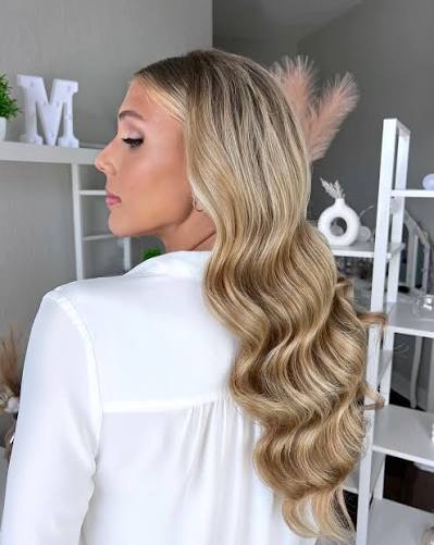 Glamorous Hollywood Waves with a sleek middle part. 🔜 Video coming soon ✨ Model: @mariah_donaldson