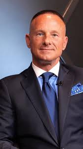 Robert Radcliffe explains how to Sell Your Home for Top Dollar, Robert  Radcliffe is a luxury real estate agent with 33 years experience,  specializing in residential sales throughout Brentwood, Malibu, ...