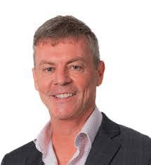 Andrew Dash's Instagram, Twitter & Facebook